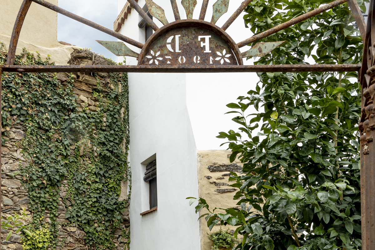 Casas encaladas en Guadalupe, El patio del Nogal